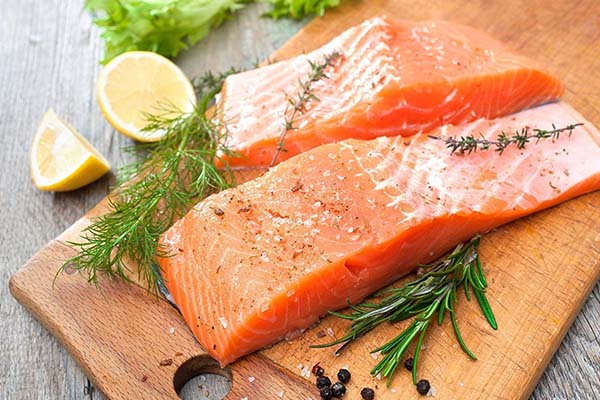 omega 3 trong cá hồi giúp da khỏe mạnh