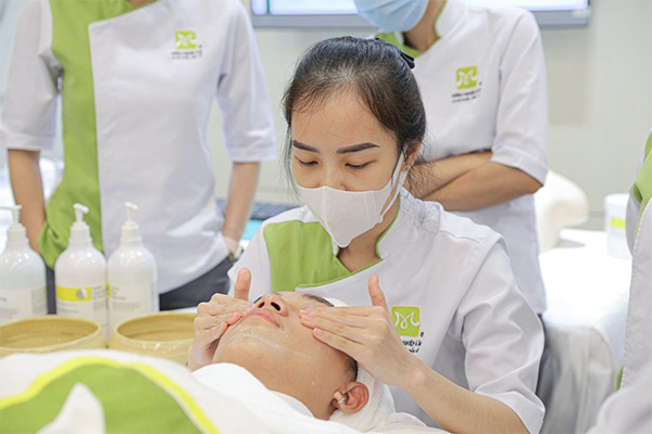 chia sẻ bí quyết để thao tác massage facial chuẩn xác hơn