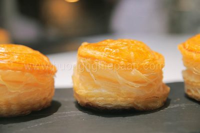 pate chaud với từng lớp vỏ vàng ươm đẹp mắt đầy hấp dẫn