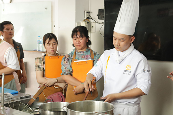 khóa học làm mì kiểu hàn
