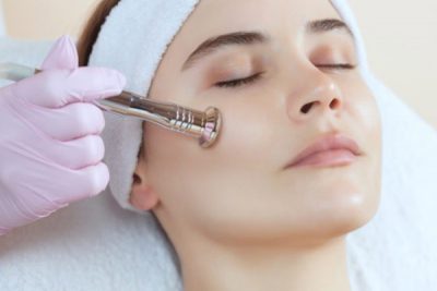 microdermabrasion là gì