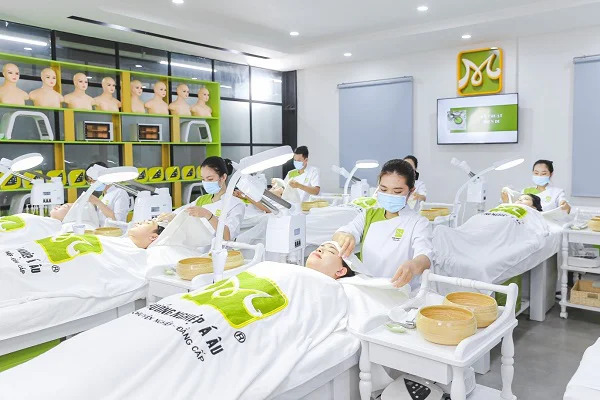 Học Spa Có Cần Bằng Tốt Nghiệp Cấp 3 Không?