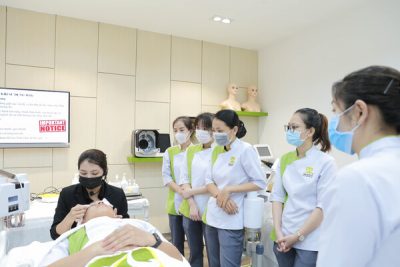 học viên huongnghiepaay trong khóa spa