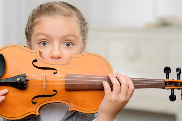 cho trẻ học violin