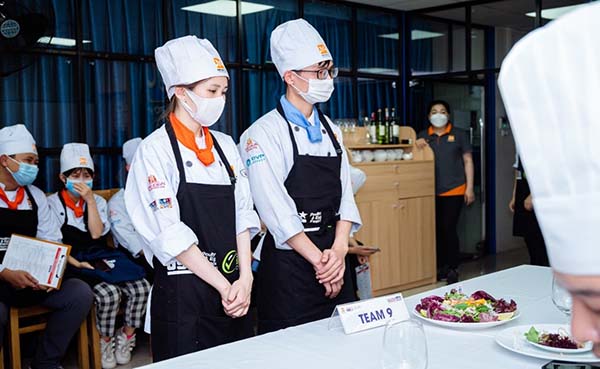 học viên tham gia tranh tài vào bếp trong chương trình