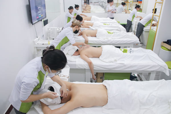 học nghề spa có cần bằng THPT