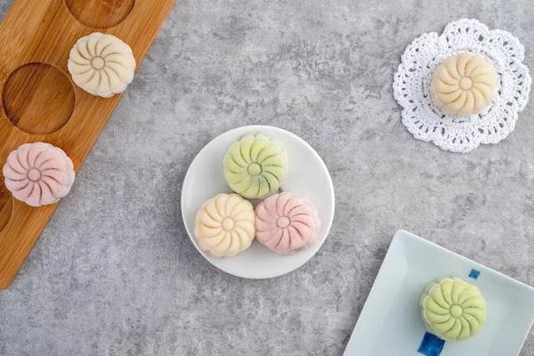 Snow Skin Mooncake là gì? Cách làm bánh Trung thu da tuyết gây “sốt” hiện nay