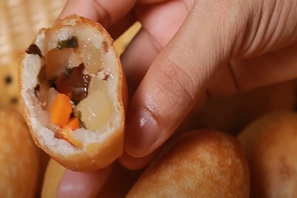 bánh cam mặn miền tây