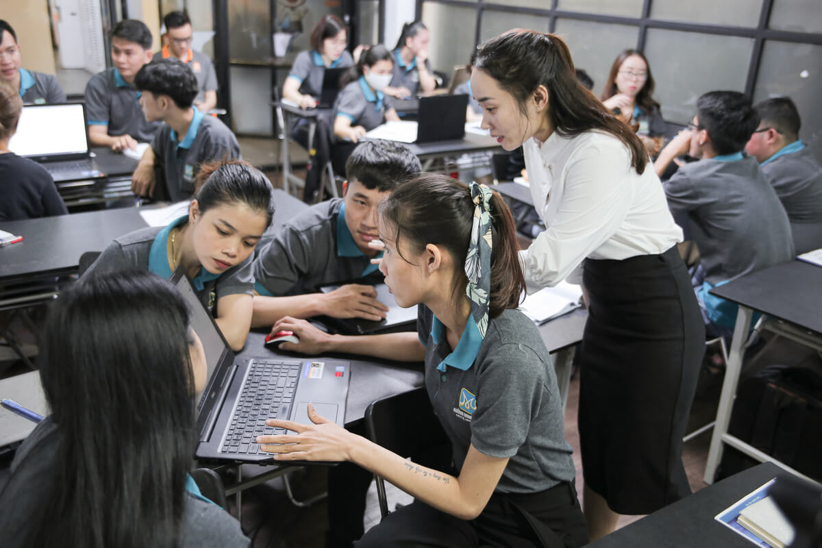 Lớp học digital marketing 6