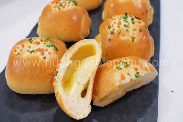 khóa học làm bánh mì mặn