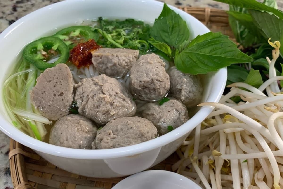học nấu bún bò viên
