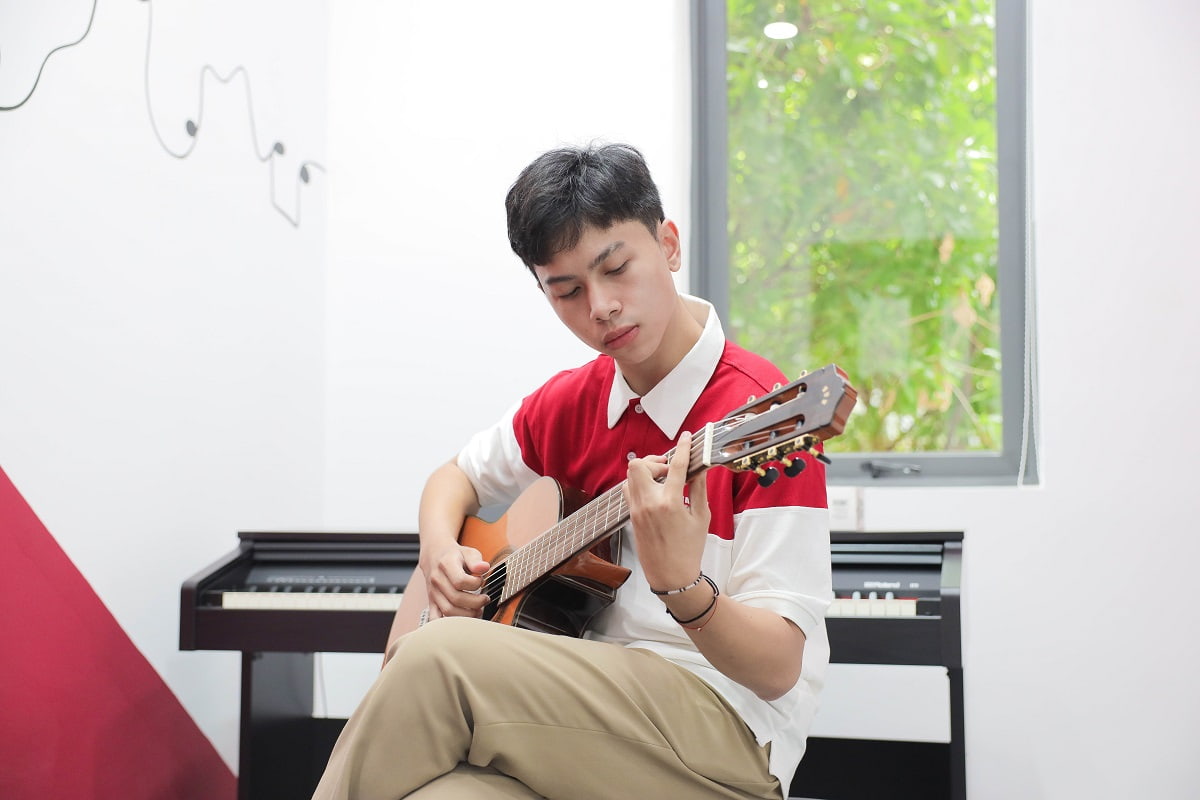 lớp guitar đệm hát