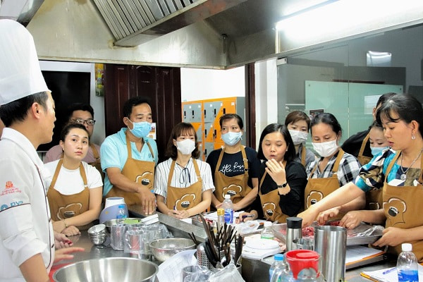 lớp học làm các món chả kinh doanh