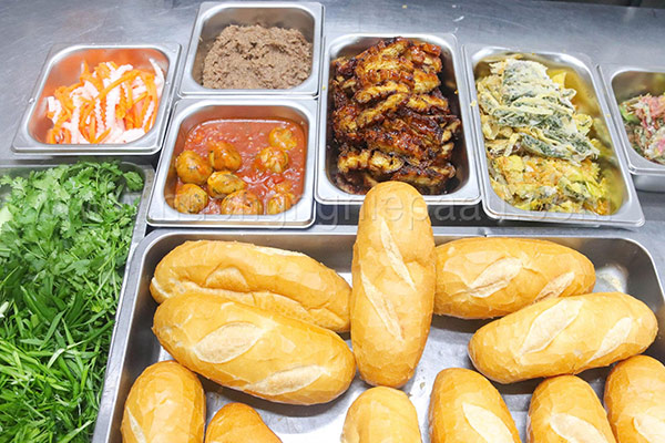 banh-mi-chay-voi-da-dang-cac-loai-nhan bánh mì chay với đa dạng các loại nhân