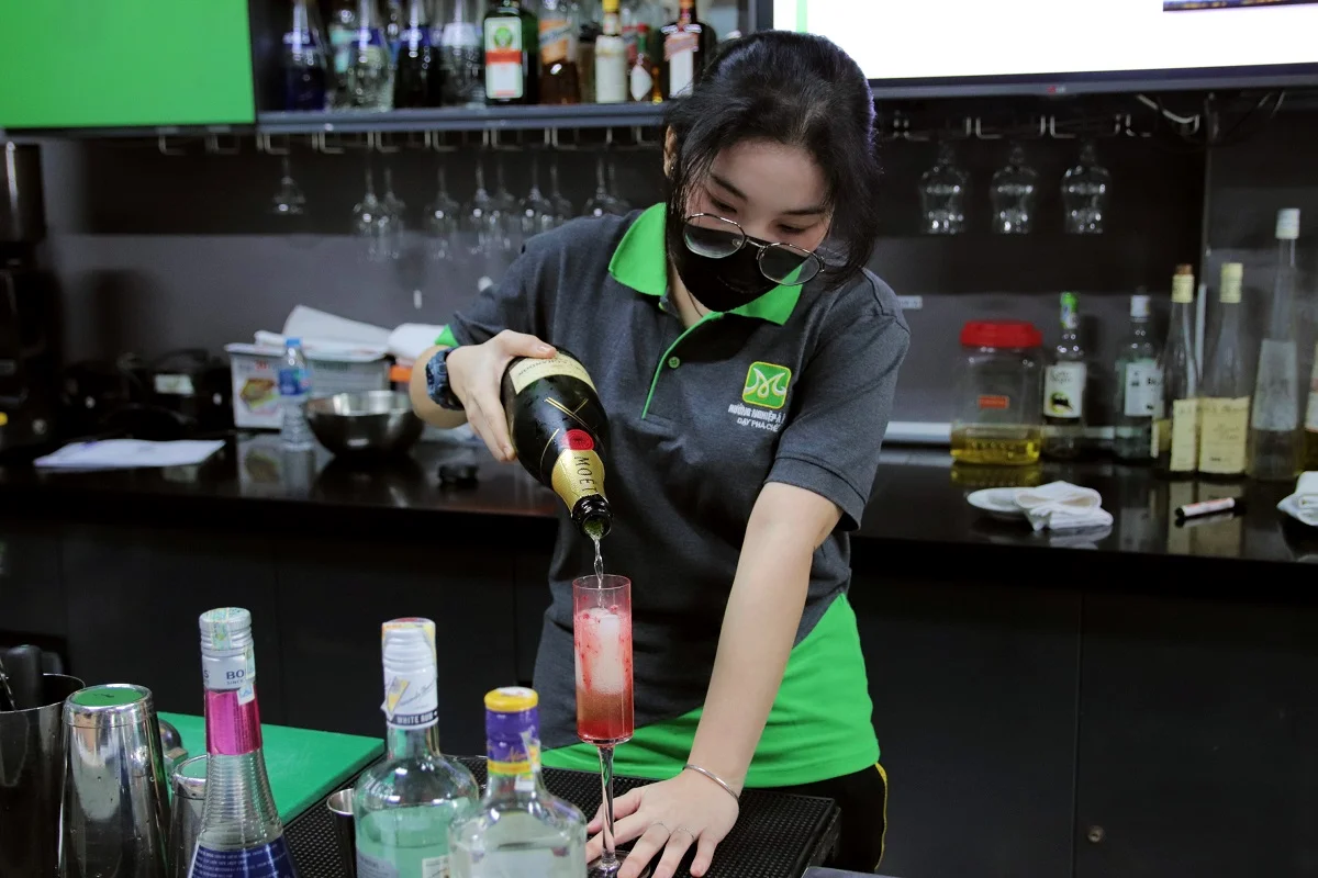 hình ảnh thực tế lớp quản lý bar