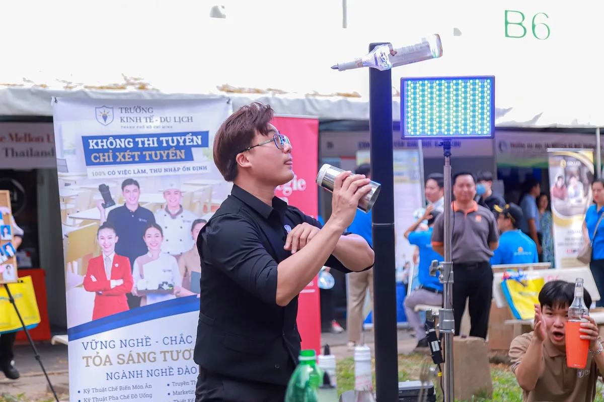 nghệ thuật flair bartending