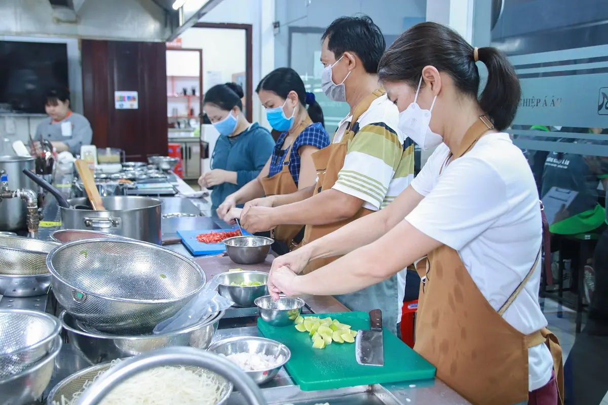 thực hành sơ chế nguyên liệu bún cá