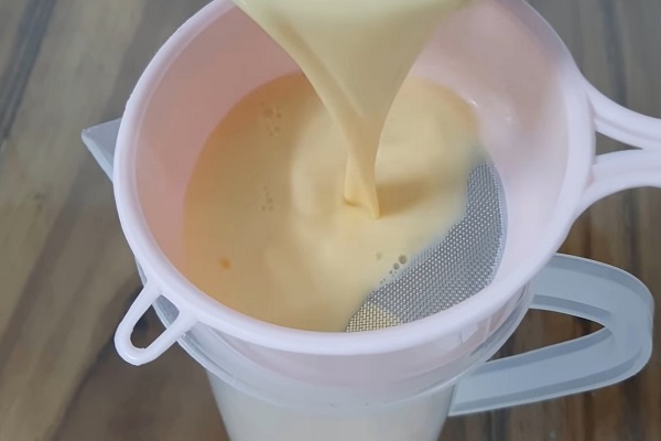làm hỗn hợp trứng sữa