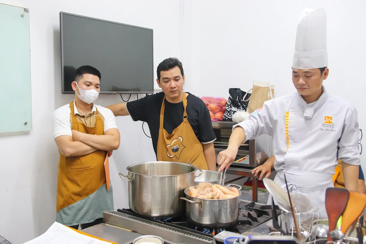 không gian lớp phá lấu heo - phá lấu bò