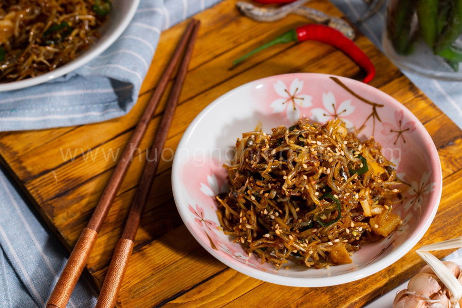 Cá cơm tẩm mè