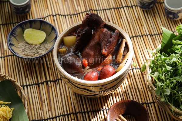 gà ác tiềm thuốc bắc
