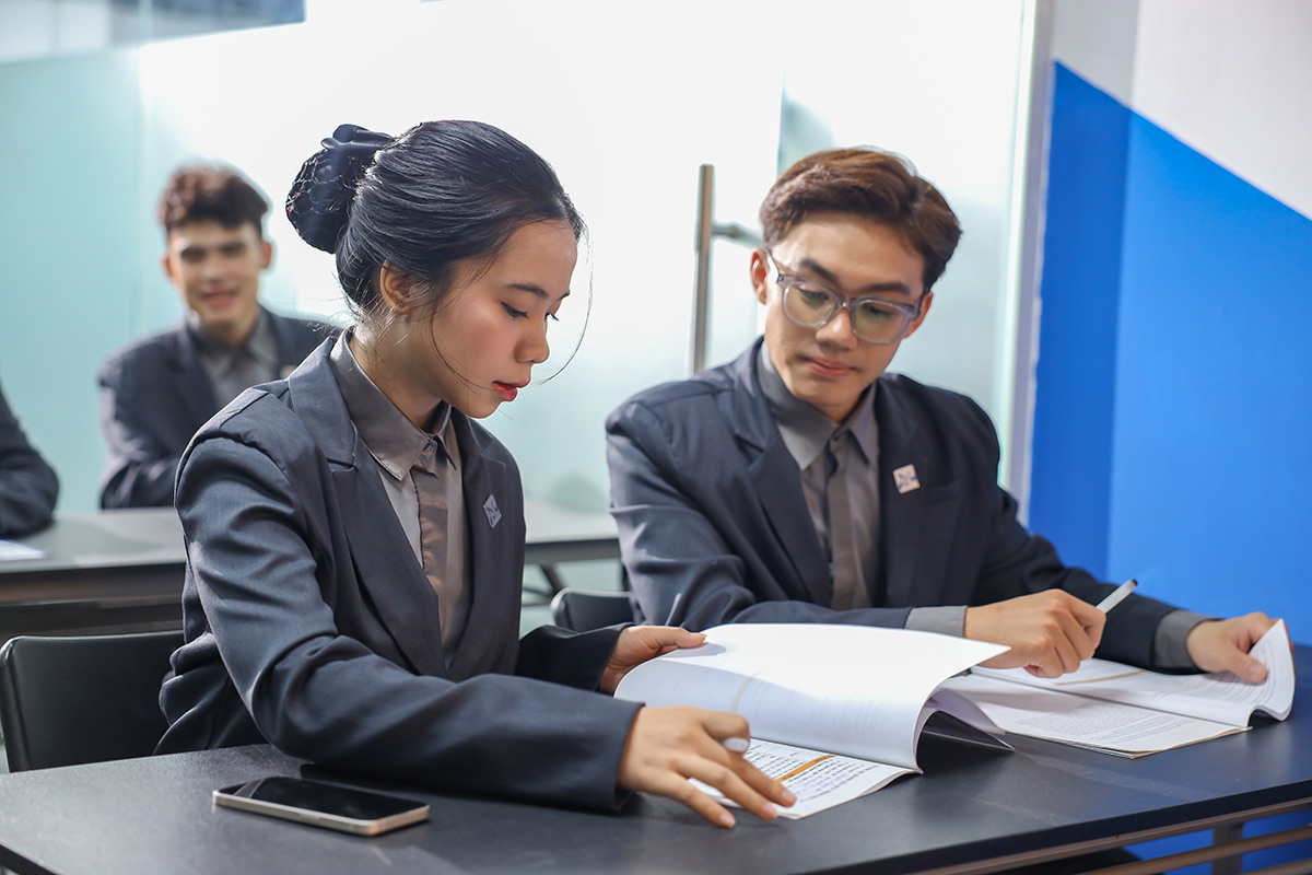 buổi học lý thuyết nhà hàng khách sạn