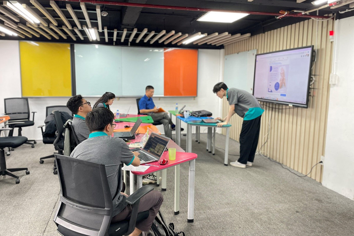 buổi thuyết trình dự án đa phương tiện