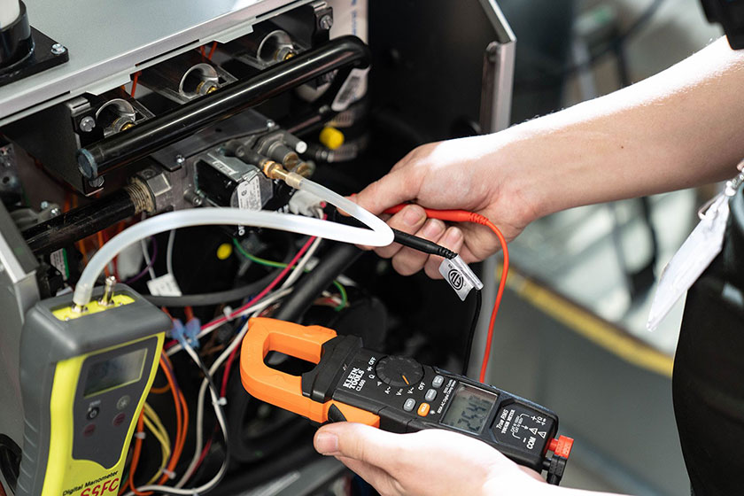 hình ảnh lớp học thực tế khóa học kỹ thuật viên điện lạnh ô tô 05
