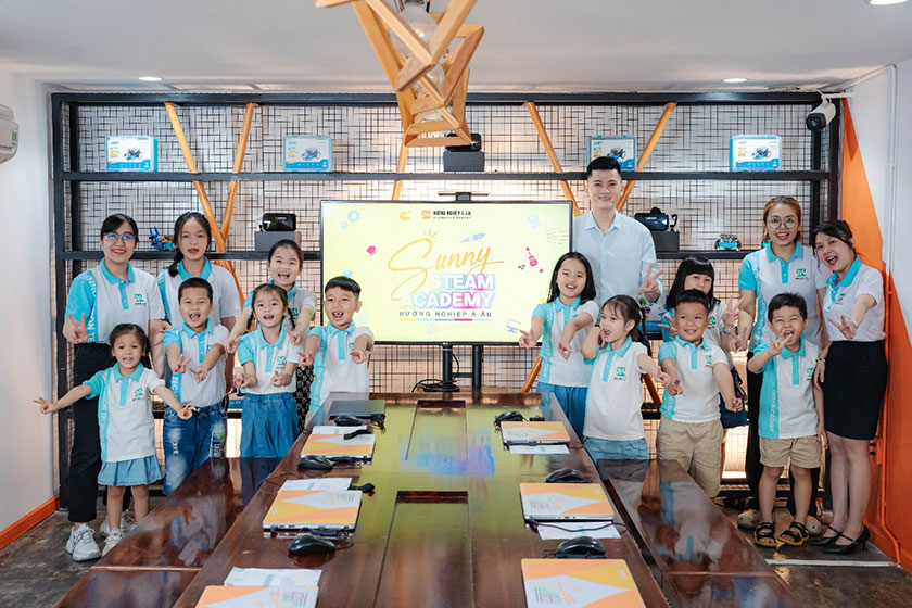 hình ảnh lớp học thực tế khóa học digital art for kids 01