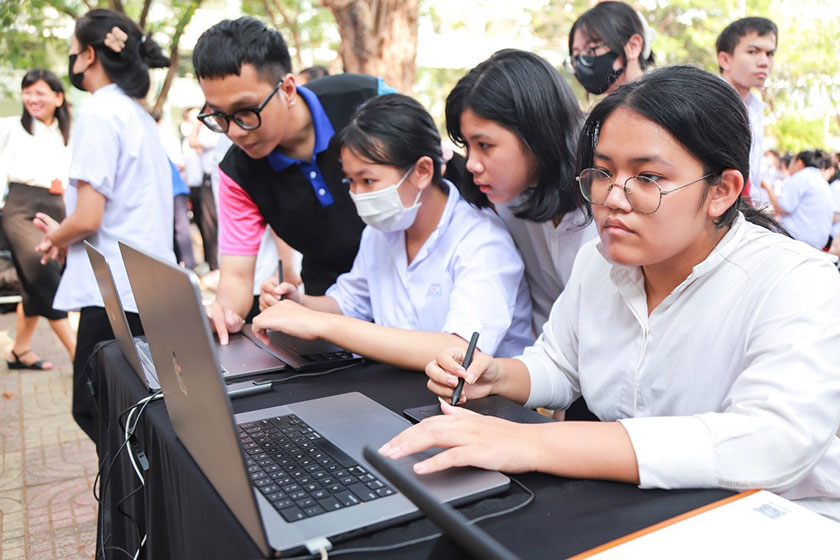 hình ảnh lớp học thực tế khóa học digital art for kids 07
