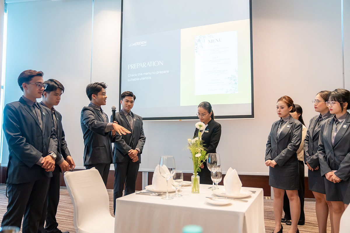 tham quan khách sạn meridien