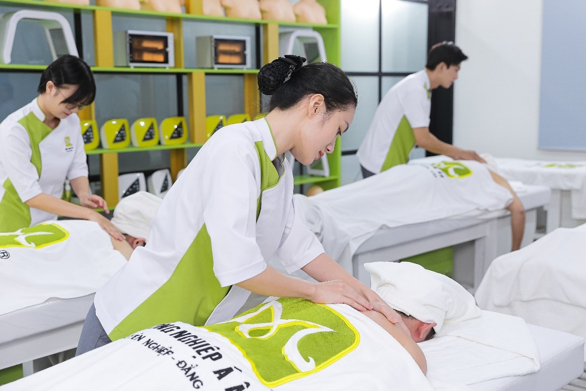 buổi học các kỹ thuật tác động lên huyệt đạo