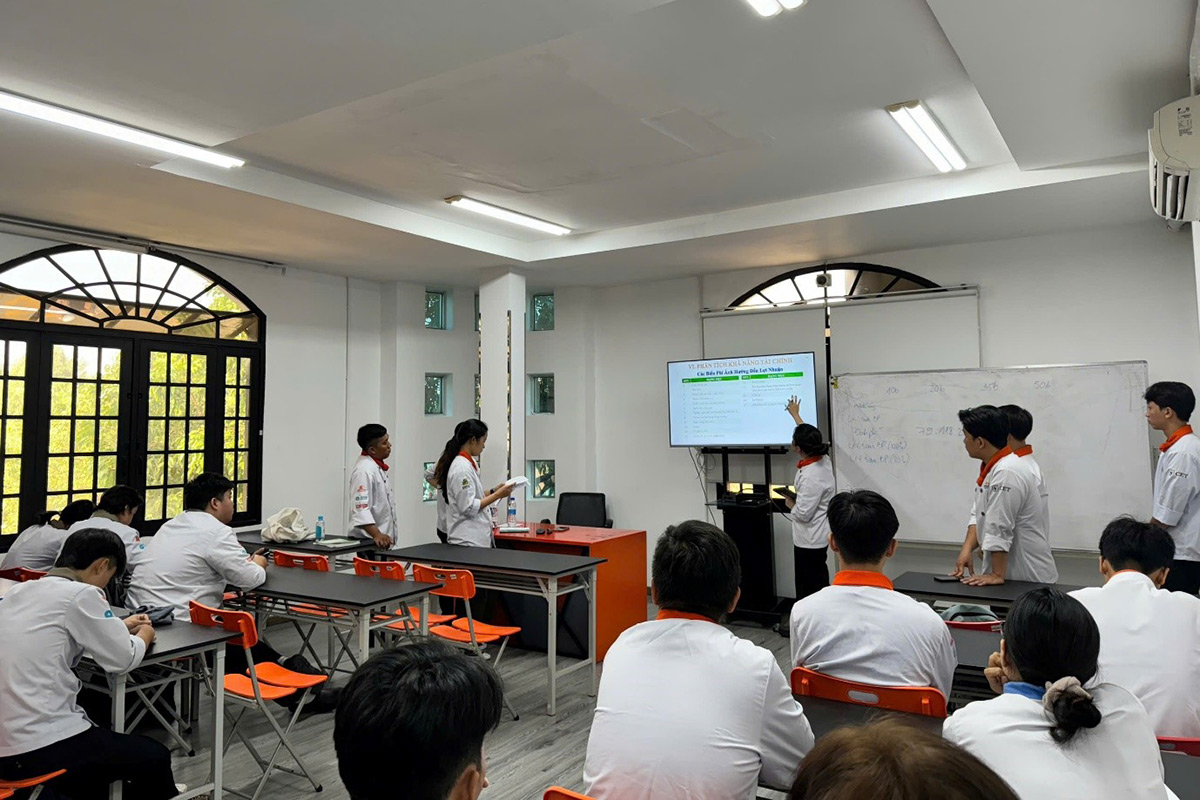 buổi học phân tích khả năng tài chính