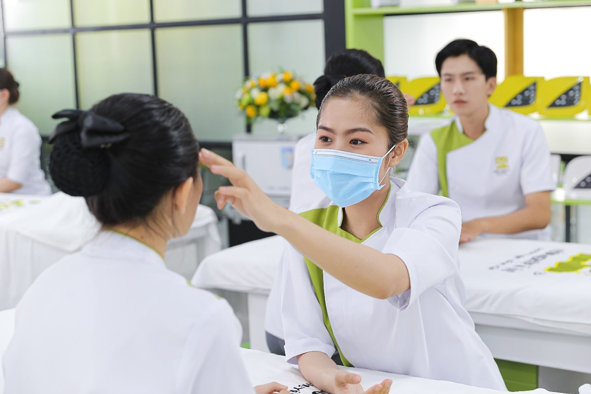 học chăm sóc phục hồi chức năng cho người cao tuổi
