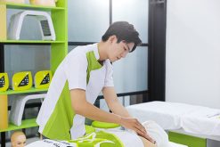 lớp học chăm sóc người cao tuổi
