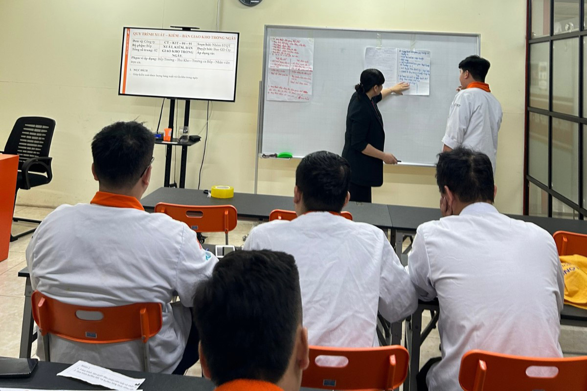 lớp học quy trình xuất kiểm bàn giao kho
