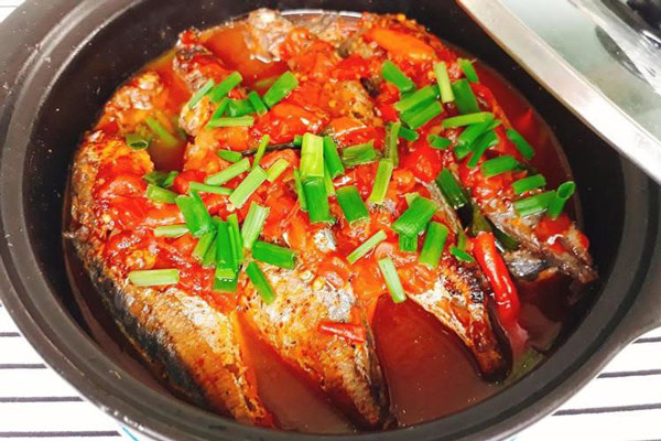Cá Nục Hầm Cà Chua