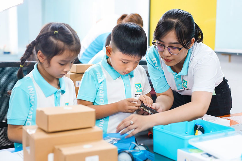hình ảnh lớp học thực tế khóa học họa sĩ ai 04