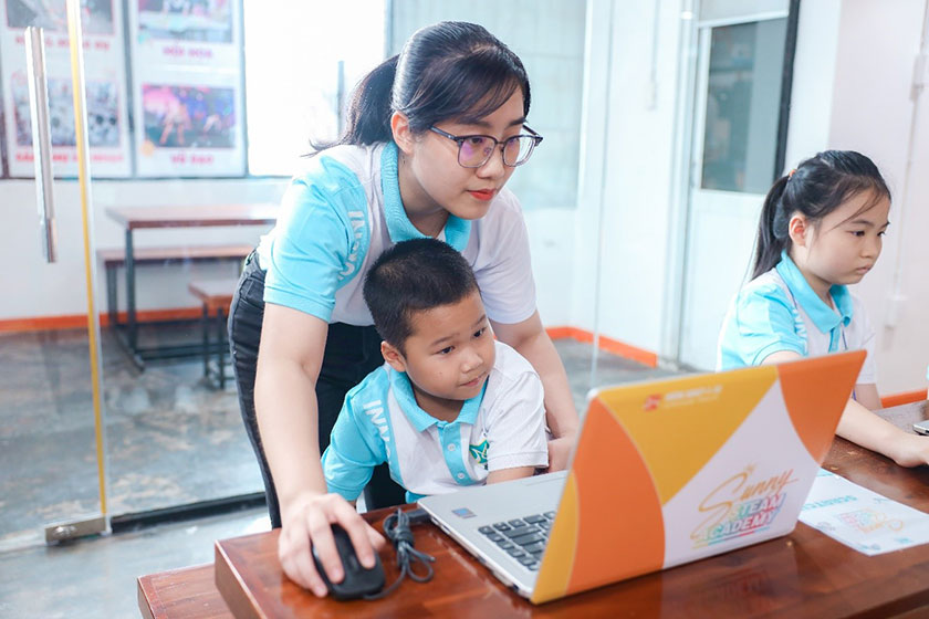 hình ảnh lớp học thực tế khóa học thiết kế truyện tranh ai 02