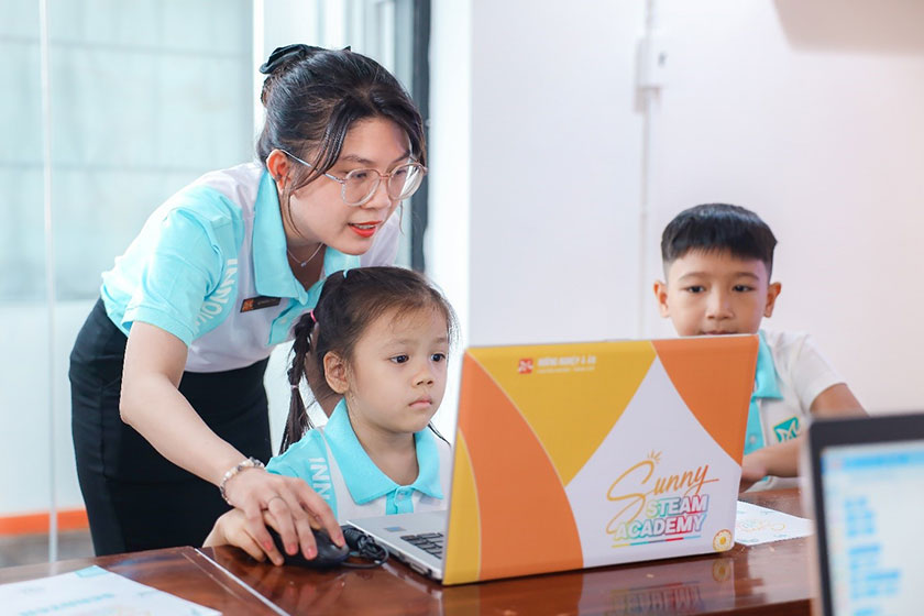 hình ảnh lớp học thực tế khóa học thiết kế truyện tranh ai 03