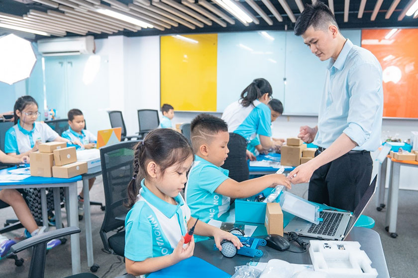 hình ảnh lớp học thực tế khóa học thiết kế truyện tranh ai 06