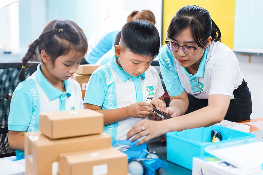 hình ảnh lớp học thực tế khóa học thiết kế truyện tranh ai 07