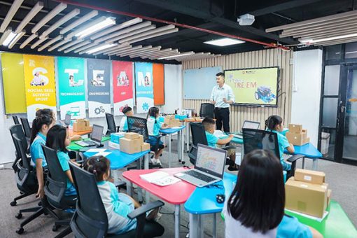lớp học thực tế khóa học thiết kế truyện tranh ai thumb