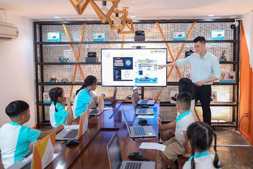lớp học thực tế khóa học họa sĩ ai thumb
