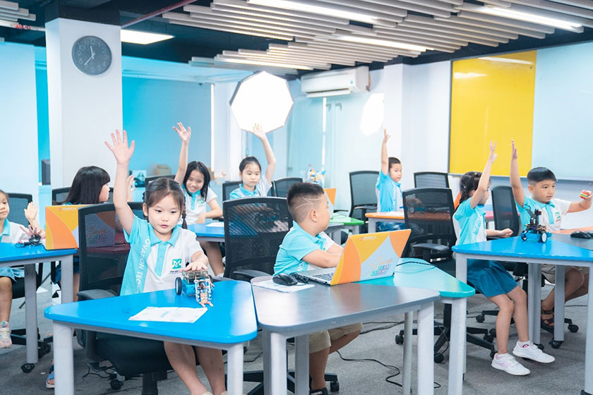 hình ảnh lớp học thực tế của khóa học biên tập video với ai 01