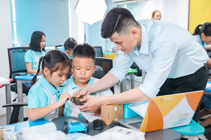 hình ảnh lớp học thực tế của khóa học biên tập video với ai 02