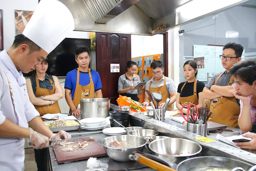 hình ảnh lớp học thực tế của khóa học nghiệp vụ cấp dưỡng chuyên nghiệp 01