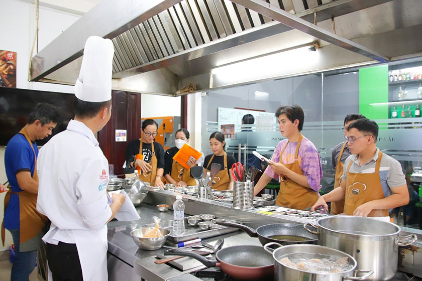 hình ảnh lớp học thực tế của khóa học nghiệp vụ cấp dưỡng chuyên nghiệp 02