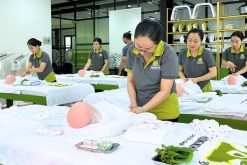 học tắm và massage bé chuẩn y khoa