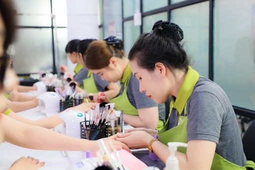 học trang trí móng chuyên nghiệp